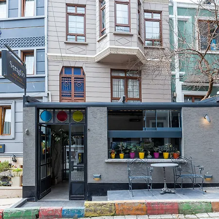 塞拉格里奥套房酒店