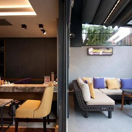 塞拉格里奥套房酒店 酒店 3*