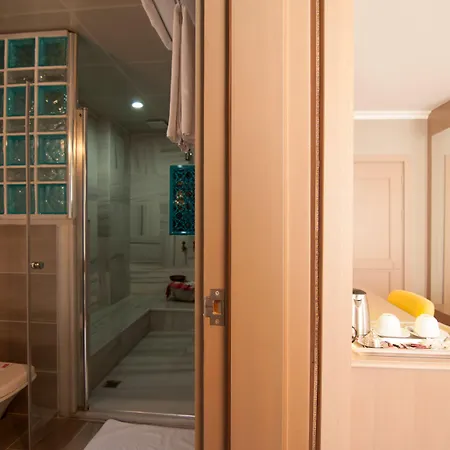 سيراجليو هوتل&سويتس فندق